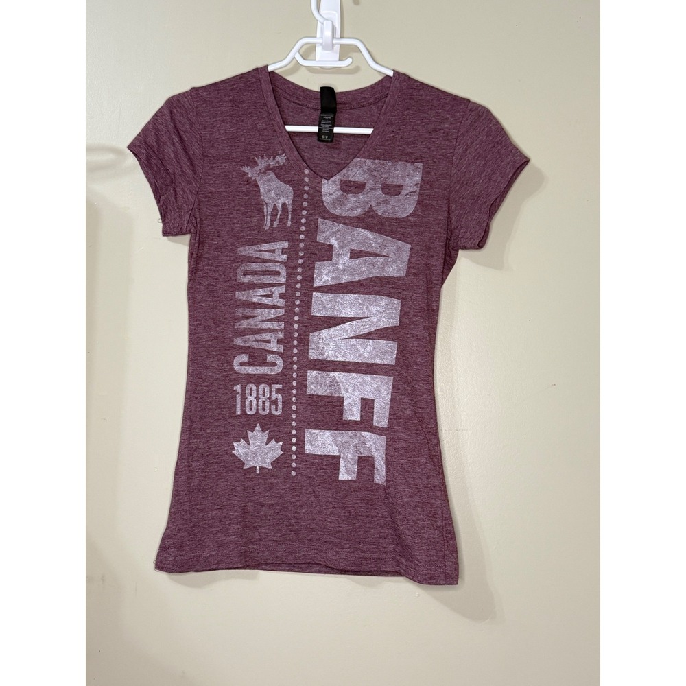 Initial Attraction Banff Canada Graphic Tee Burgundy V-Neck Shirt Small